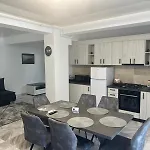 806 B2 Almar Luxury Residence-renting & Free Pool-family Lägenhet Năvodari