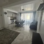 806 B2 Almar Luxury Residence-renting & Free Pool-family Lägenhet *