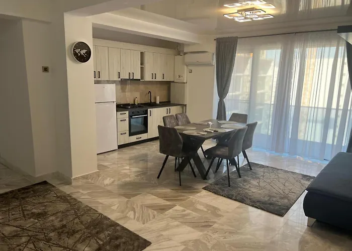 806 B2 Almar Luxury Residence-renting & Free Pool-family Apartment