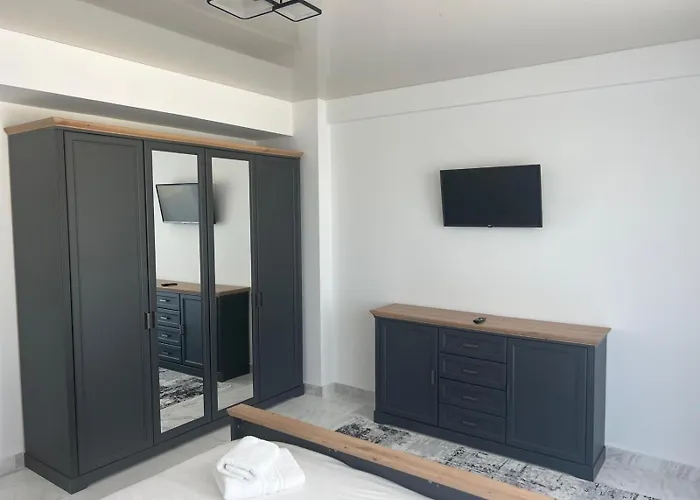 806 B2 Almar Luxury Residence-renting & Free Pool-family Apartment *